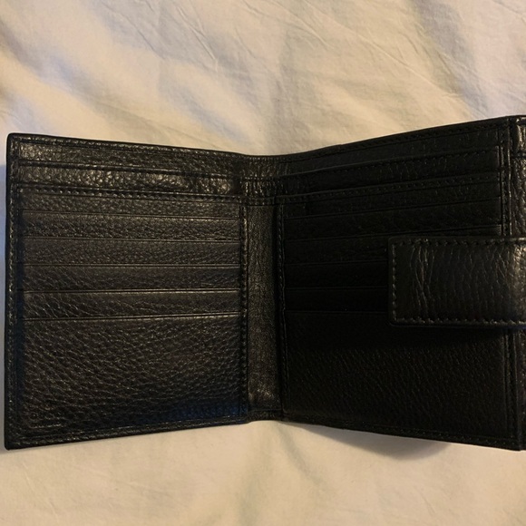 Authentic Gucci Leather Wallet - Picture 13 of 14